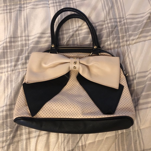 Betsey Johnson Handbags - Betsy Johnson black and white crossbody